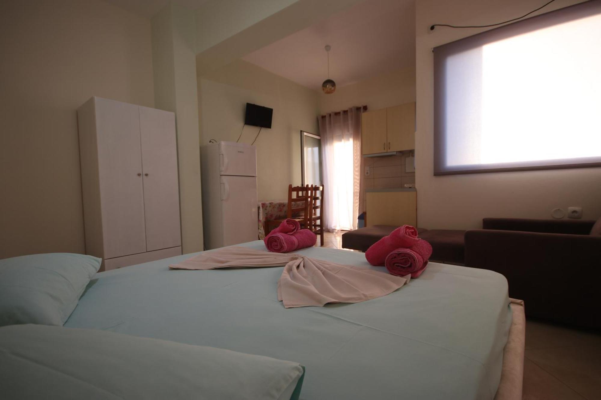 Rooms With View Himare Bagian luar foto