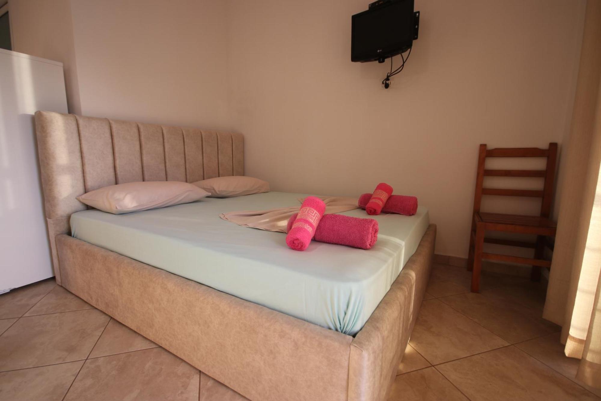 Rooms With View Himare Bagian luar foto