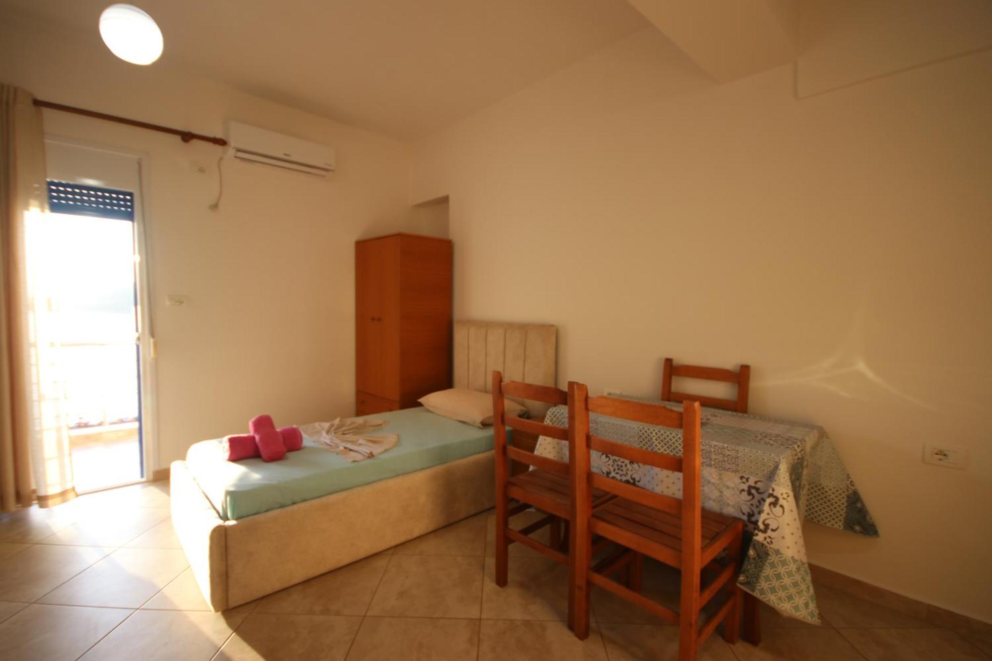 Rooms With View Himare Bagian luar foto