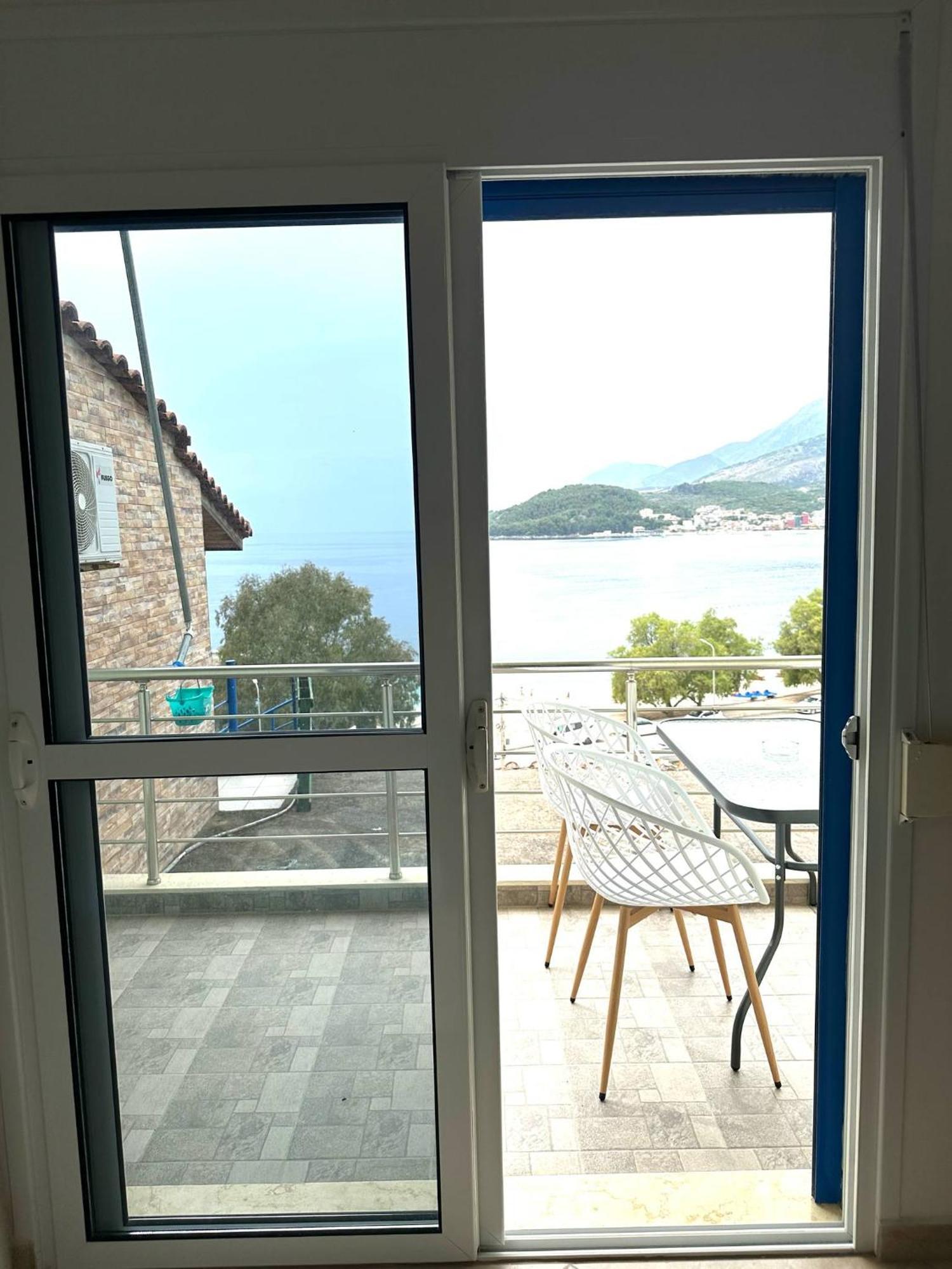 Rooms With View Himare Ruang foto